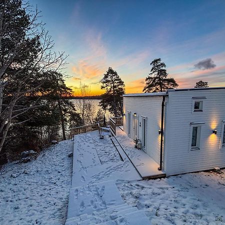 Relaxing Lake Oasis With Jacuzzi - Amazing View & Private Pier Stockholm Buitenkant foto