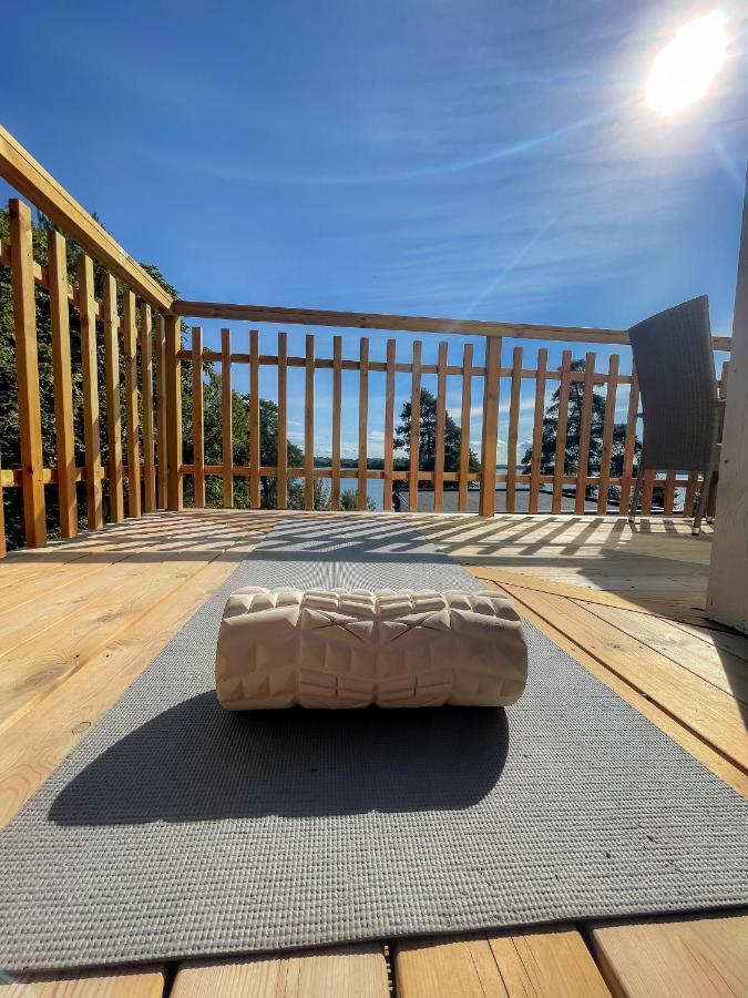 Relaxing Lake Oasis With Jacuzzi - Amazing View & Private Pier Stockholm Buitenkant foto