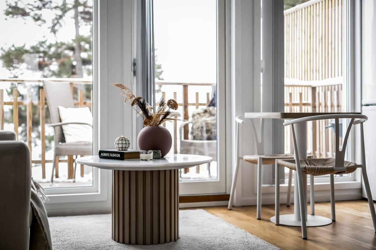 Relaxing Lake Oasis With Jacuzzi - Amazing View & Private Pier Stockholm Buitenkant foto