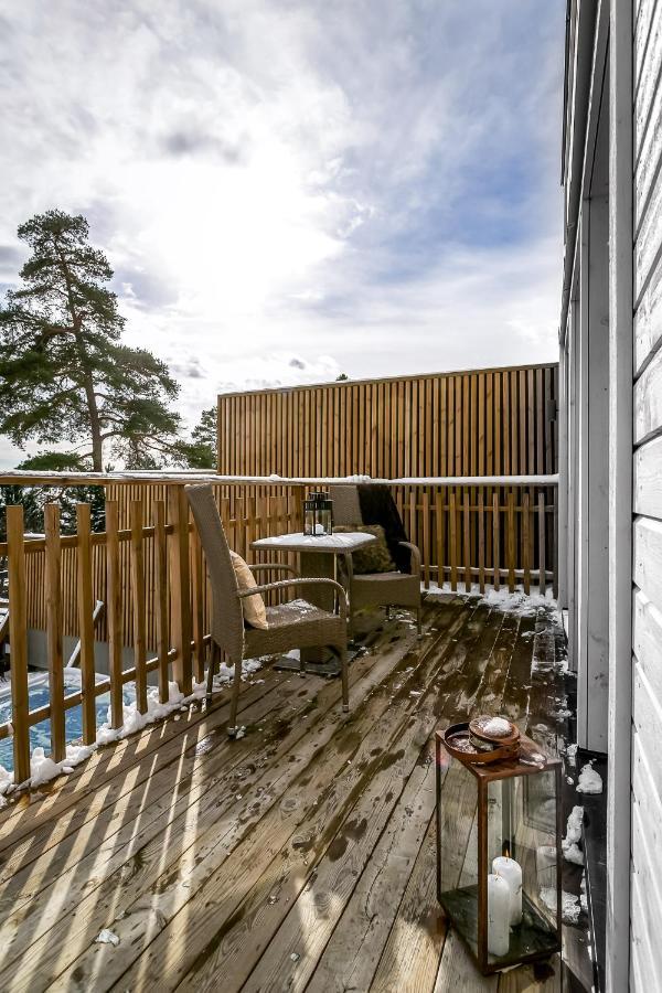 Relaxing Lake Oasis With Jacuzzi - Amazing View & Private Pier Stockholm Buitenkant foto