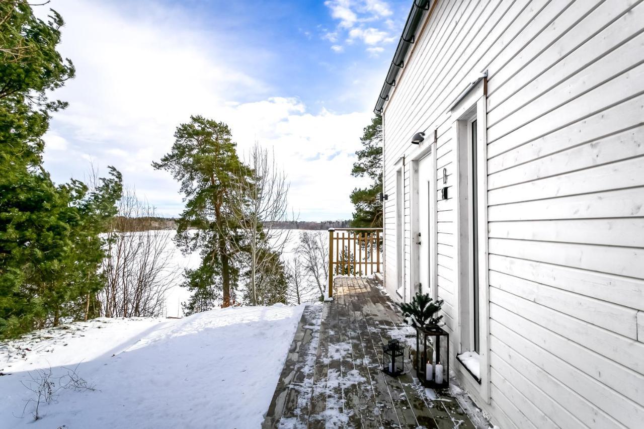 Relaxing Lake Oasis With Jacuzzi - Amazing View & Private Pier Stockholm Buitenkant foto